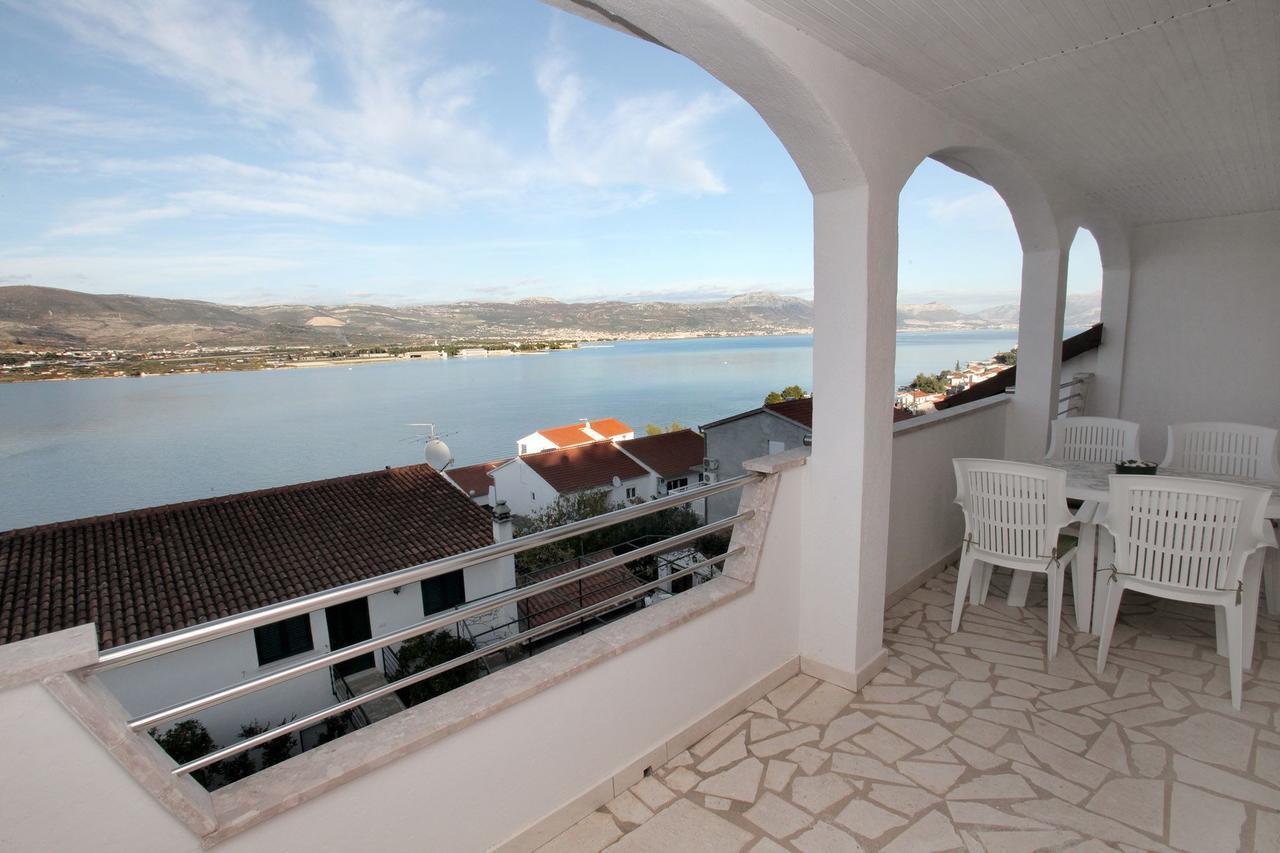 Apartments Iva Trogir Exterior photo