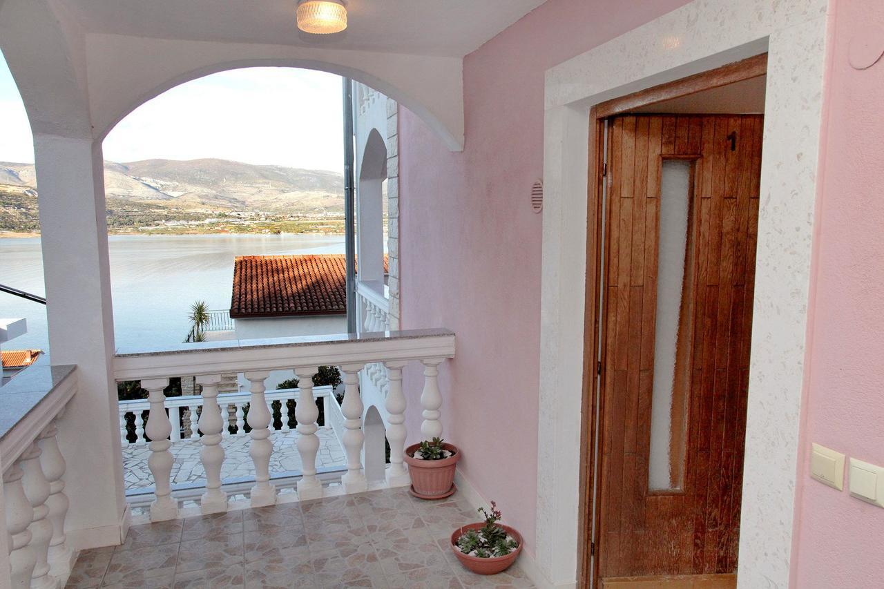 Apartments Iva Trogir Exterior photo