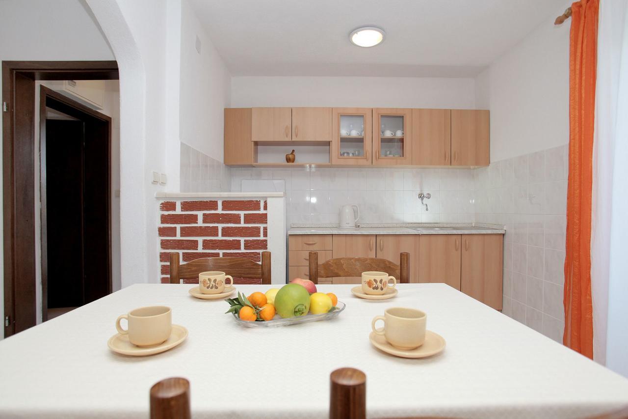 Apartments Iva Trogir Exterior photo
